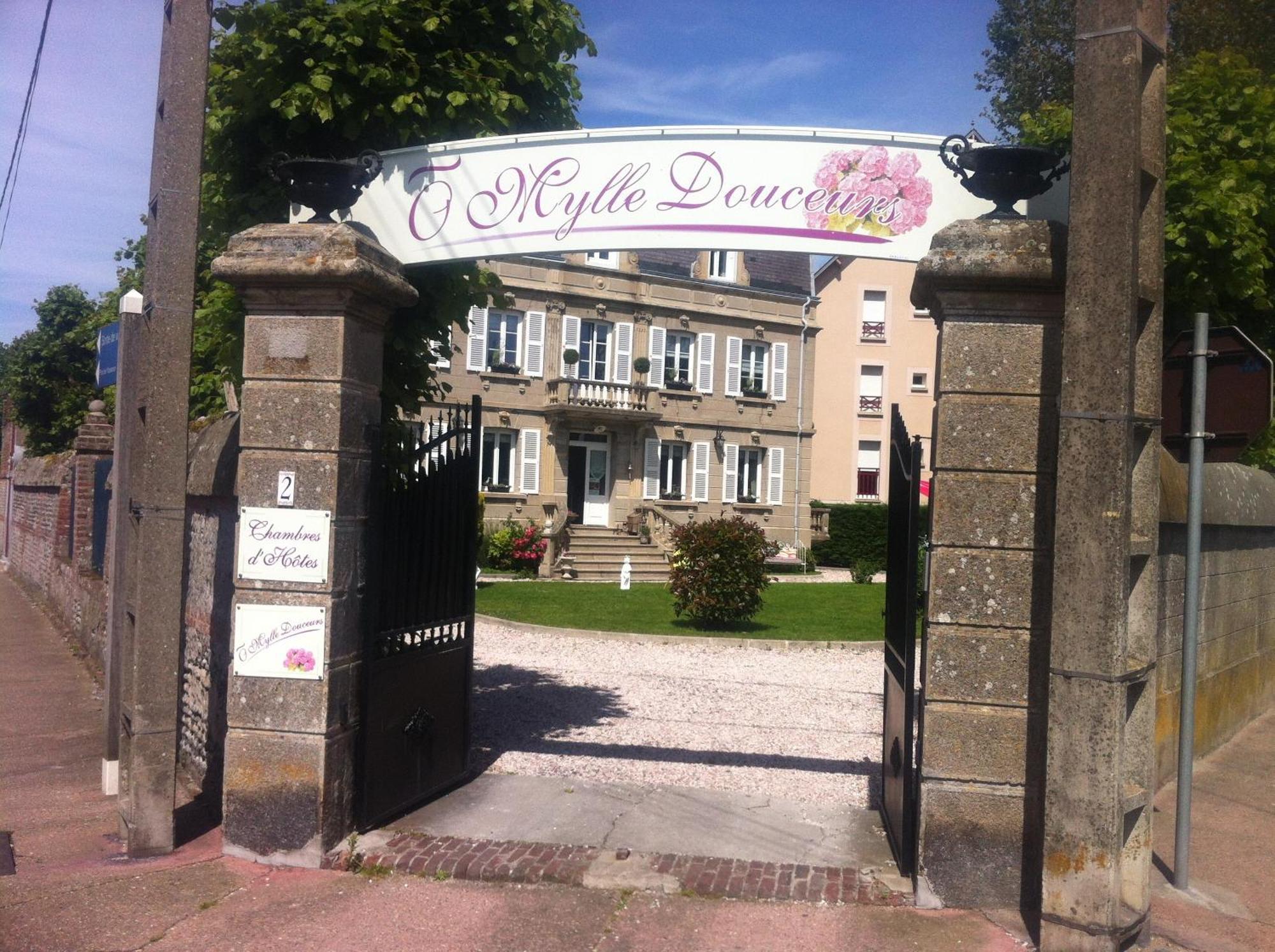 ル・クロトワ オー ミル ドゥーサー Bed & Breakfast エクステリア 写真